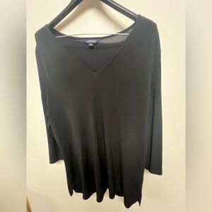 LANDS END BLACK DRESSY FLOWY POLYESTER TOP WITH V-NECK. SIZE 18. 3/4 SLEEVE